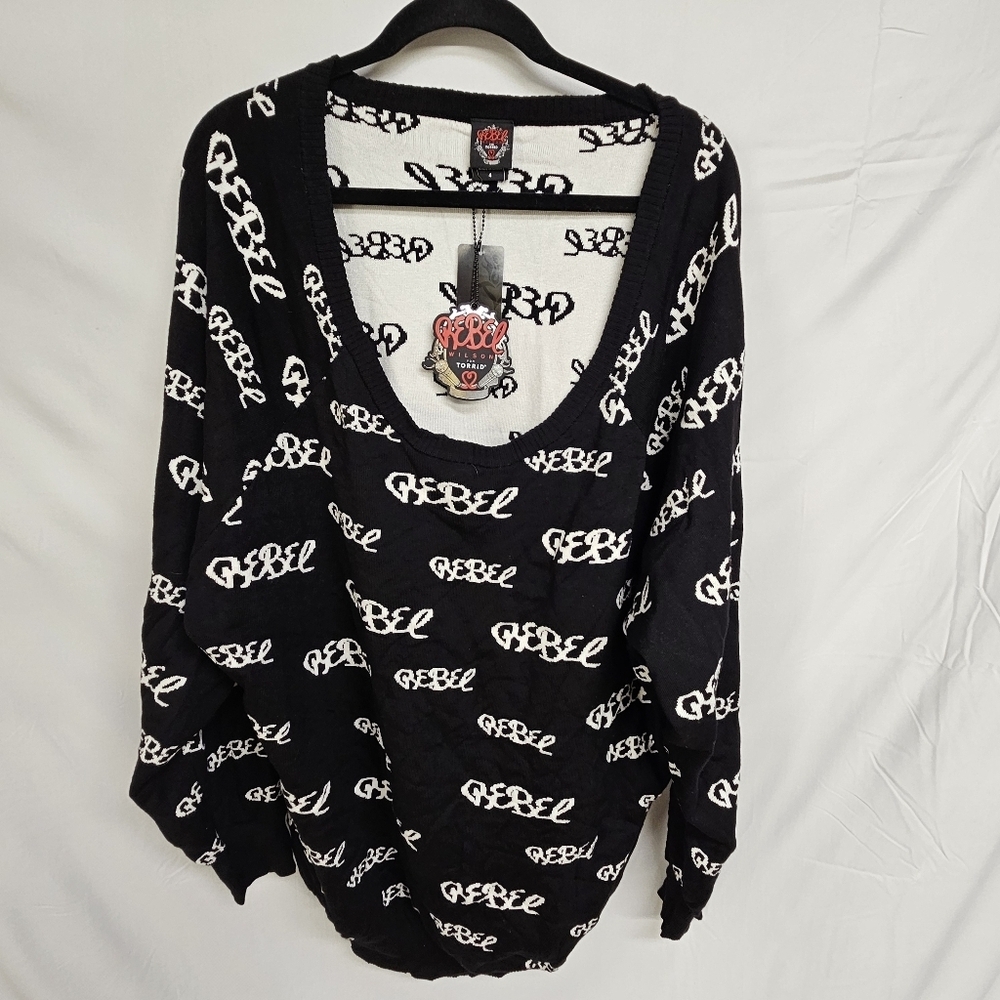 Torrid Rebel Wilson Black White Sweater Plus Size 4 NWT